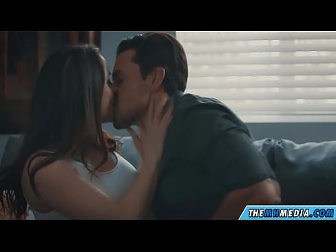 ❤️ Ρομαντικό σεξ με μια καλή μαμά με πλούσιο στήθος ️ Σεξ βίντεο ☑